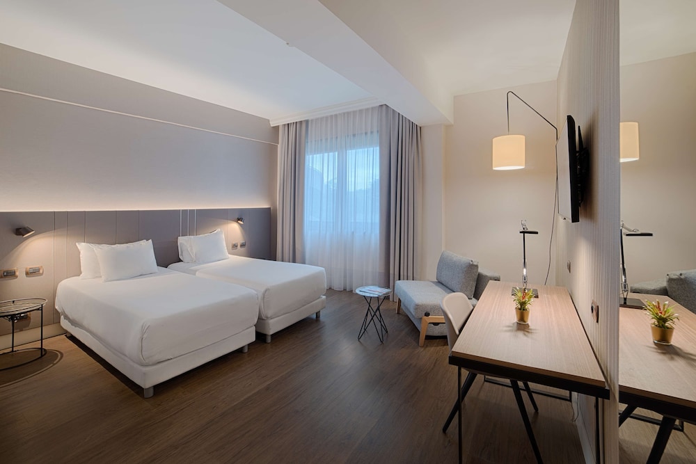 NH Roma Villa Carpegna 9
