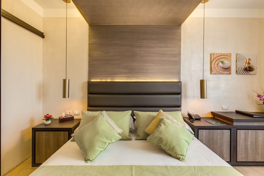 Warmth Hotel 5