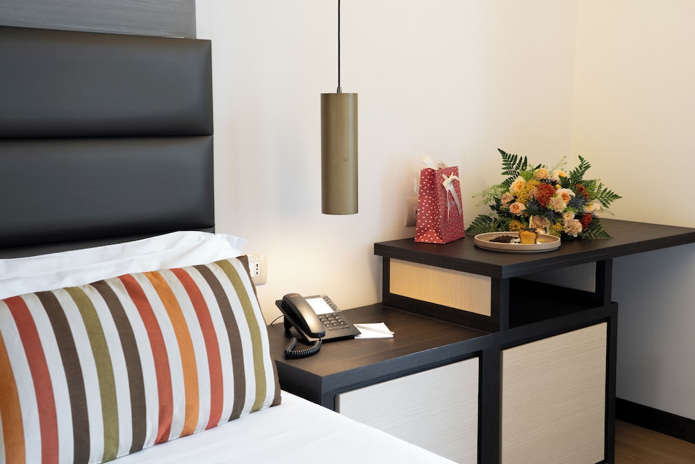 Warmth Hotel 20