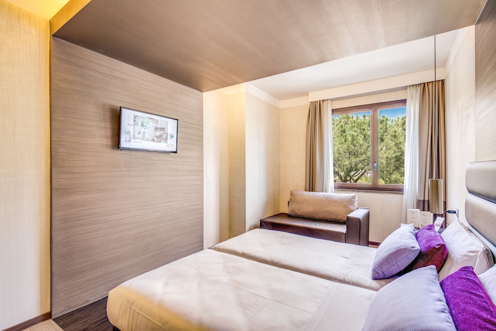 Warmth Hotel 24