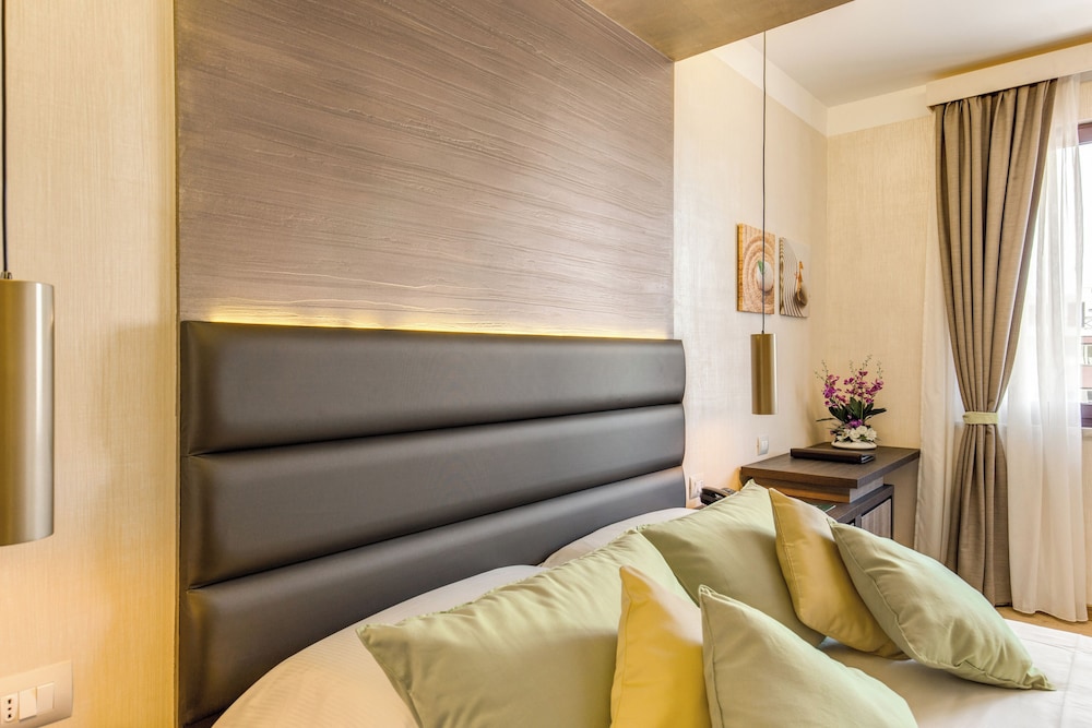 Warmth Hotel 23
