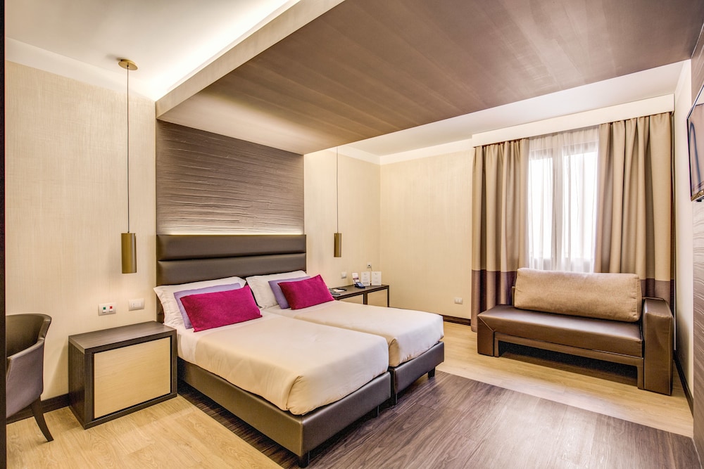 Warmth Hotel 16