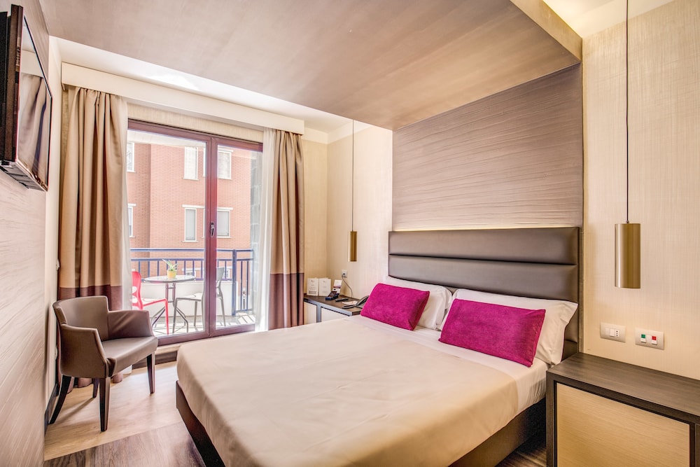 Warmth Hotel 13