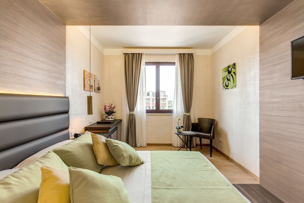 Warmth Hotel 7