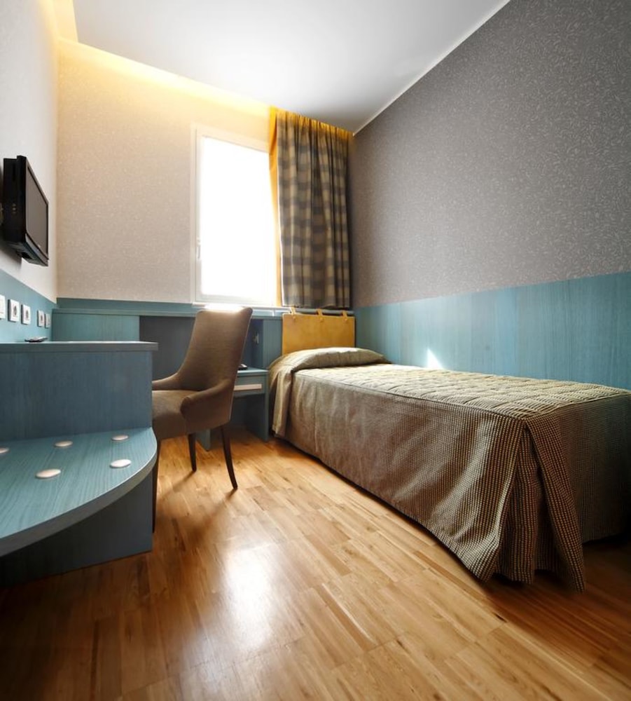 Terminal 14