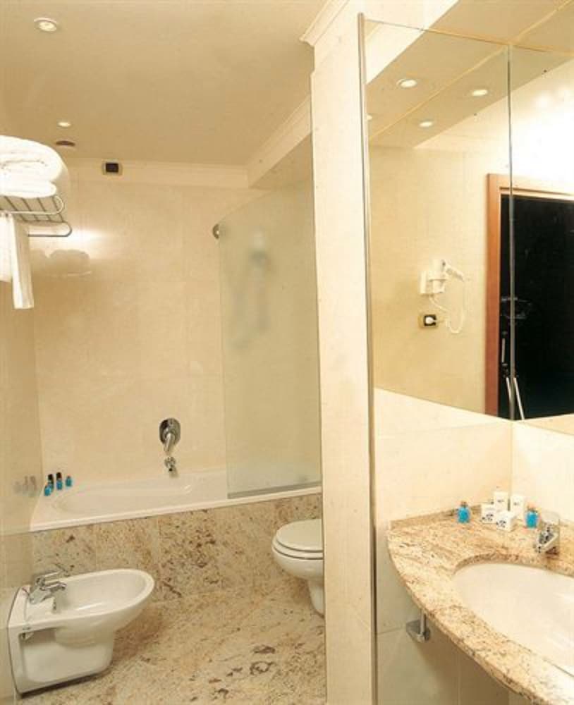Terminal 19