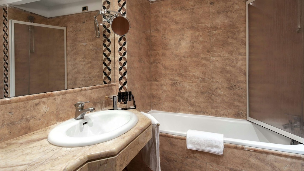 Hotel Roma Aurelia Antica by Roman Hotels 19