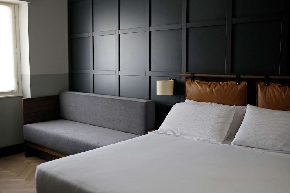 Club House Hotel 14