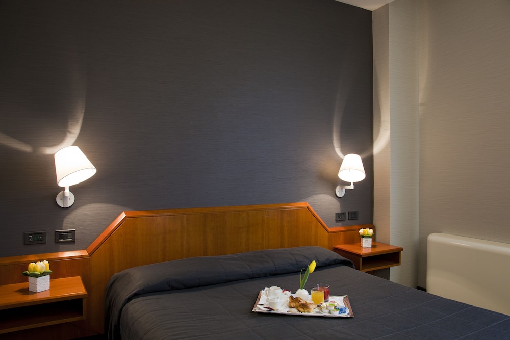 Hotel Zone 12