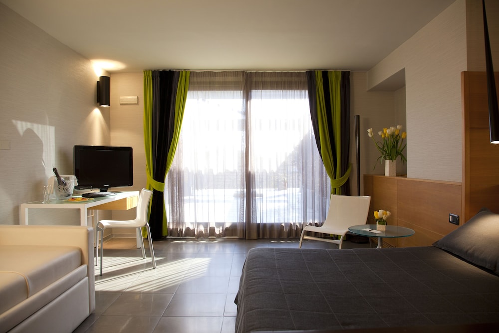 Hotel Zone 11