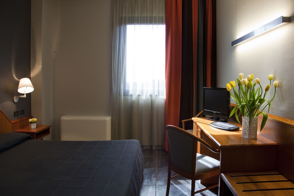 Hotel Zone 10