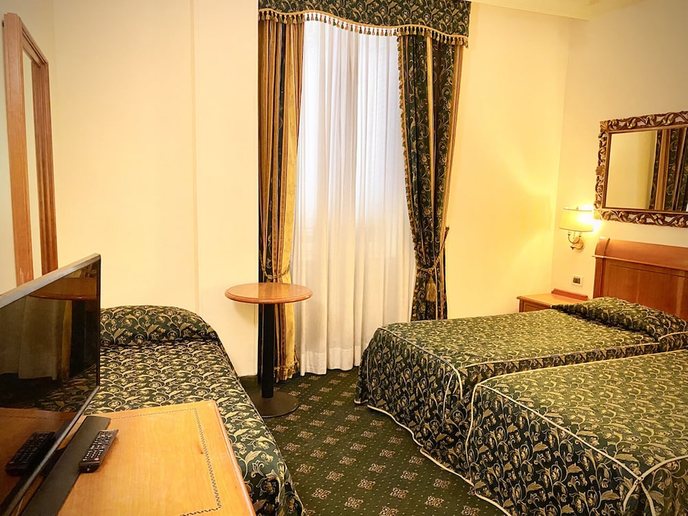 Hotel Champagne Palace 12