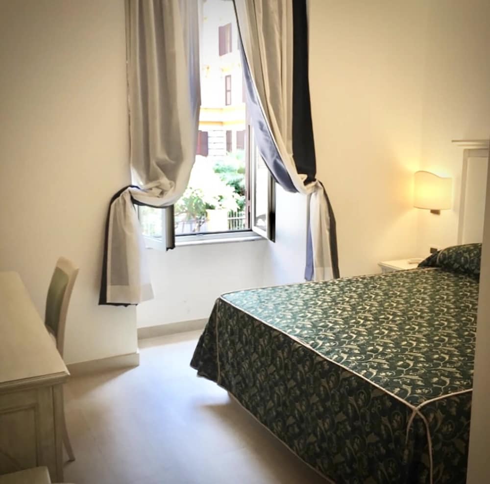Hotel Champagne Palace 10