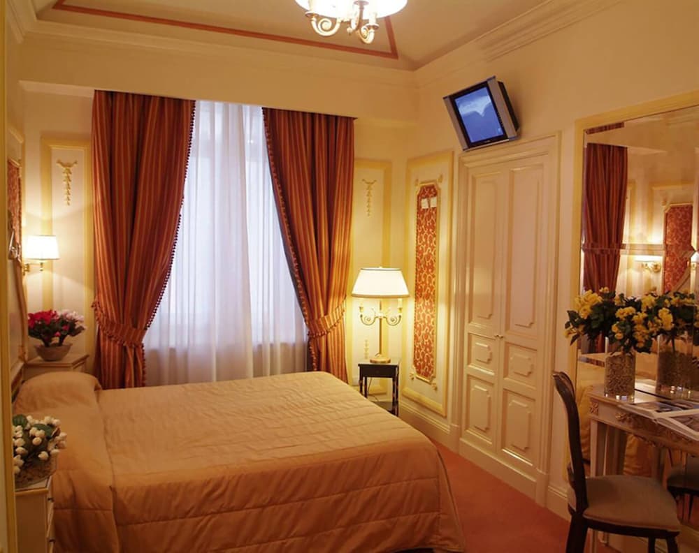 Hotel Champagne Palace 13