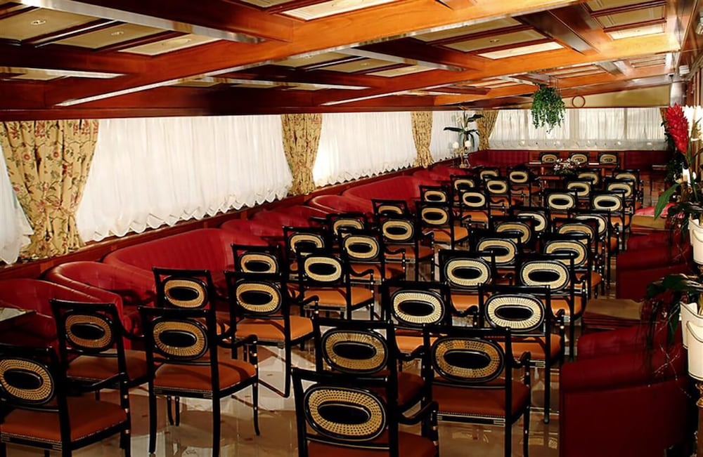 Hotel Champagne Palace 24