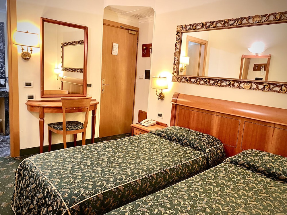 Hotel Champagne Palace 15