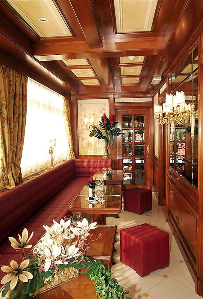 Hotel Champagne Palace 21