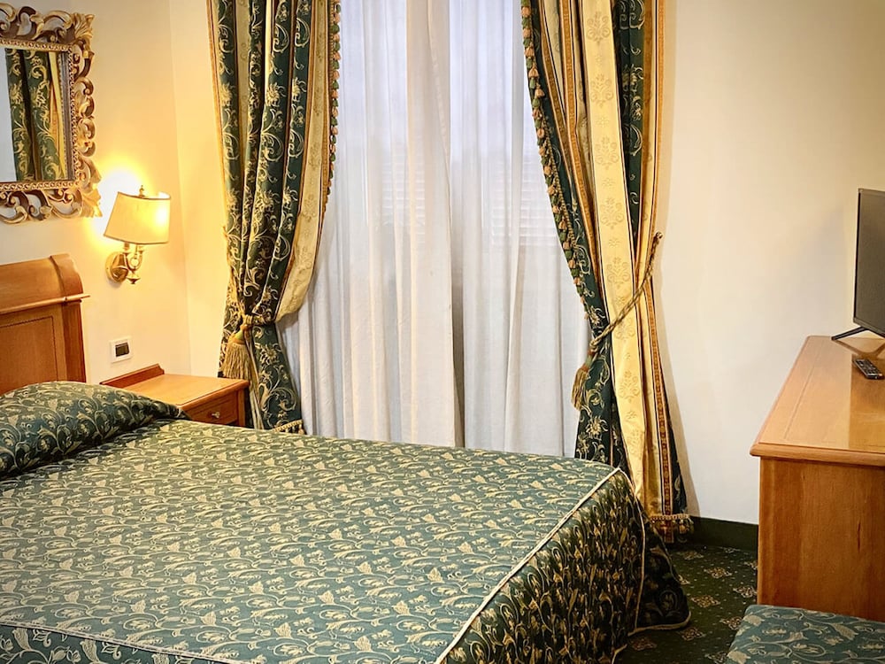 Hotel Champagne Palace 7