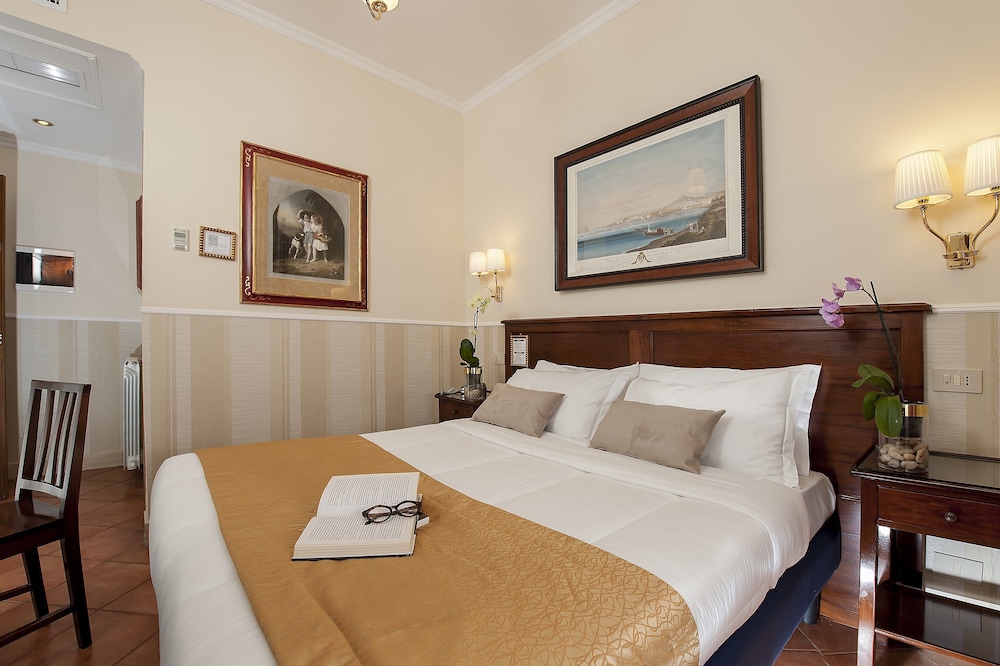 Hotel Des Artistes 19