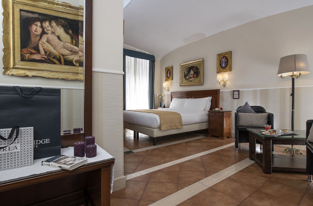 Hotel Des Artistes 24