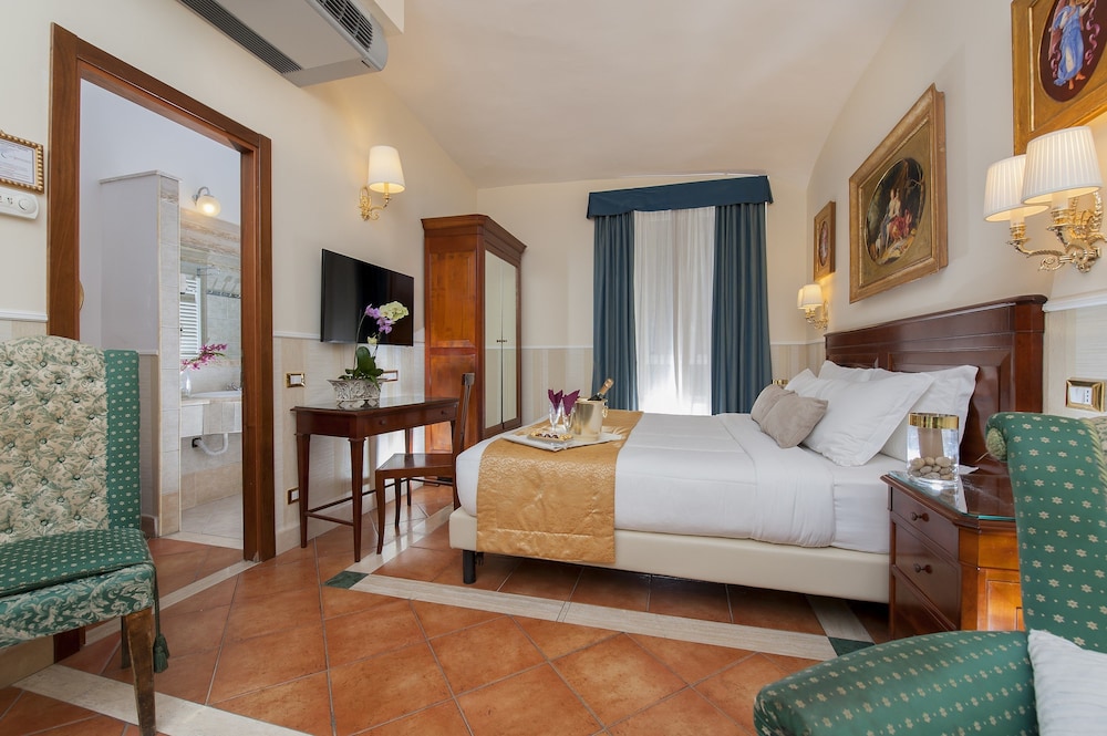 Hotel Des Artistes 15