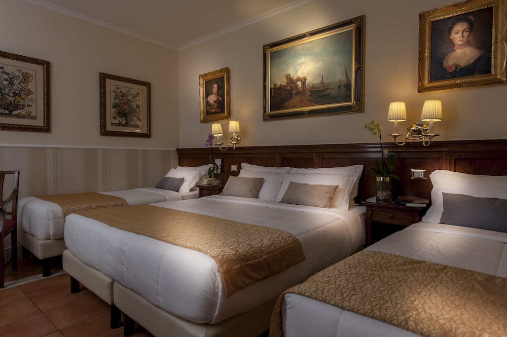 Hotel Des Artistes 4