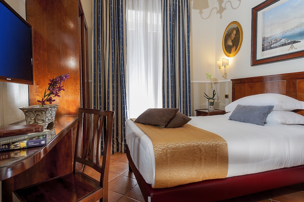 Hotel Des Artistes 22