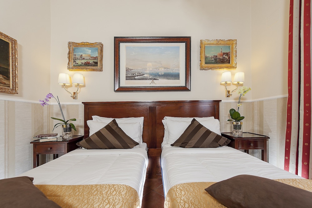 Hotel Des Artistes 18
