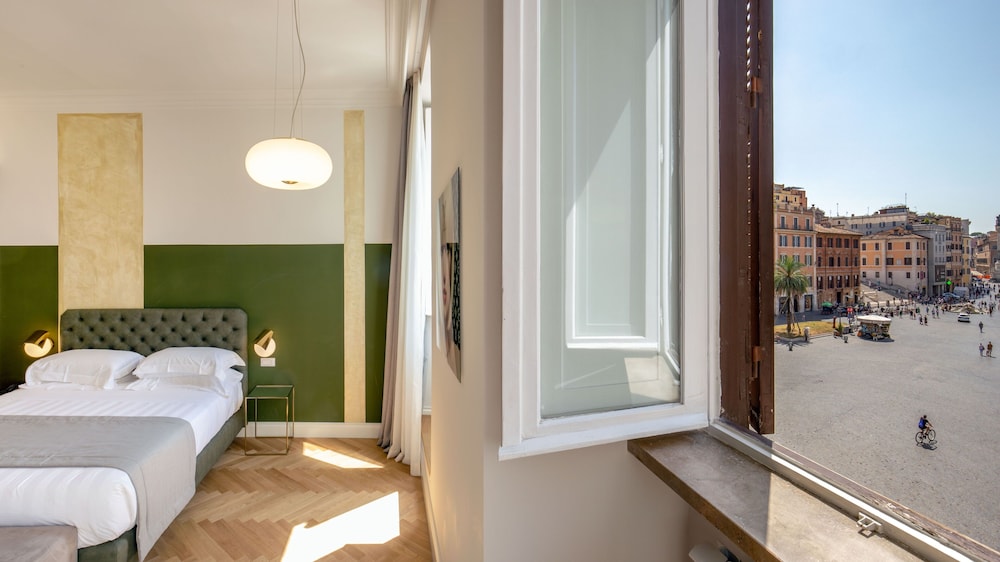 Hotel Condotti 13