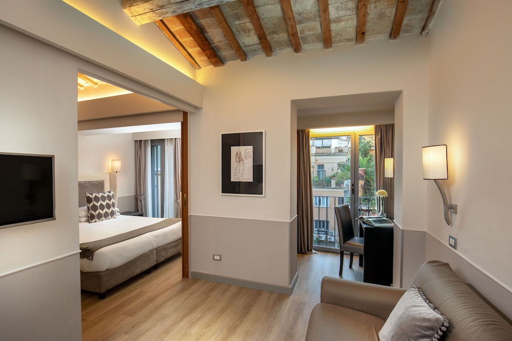Hotel Condotti 22
