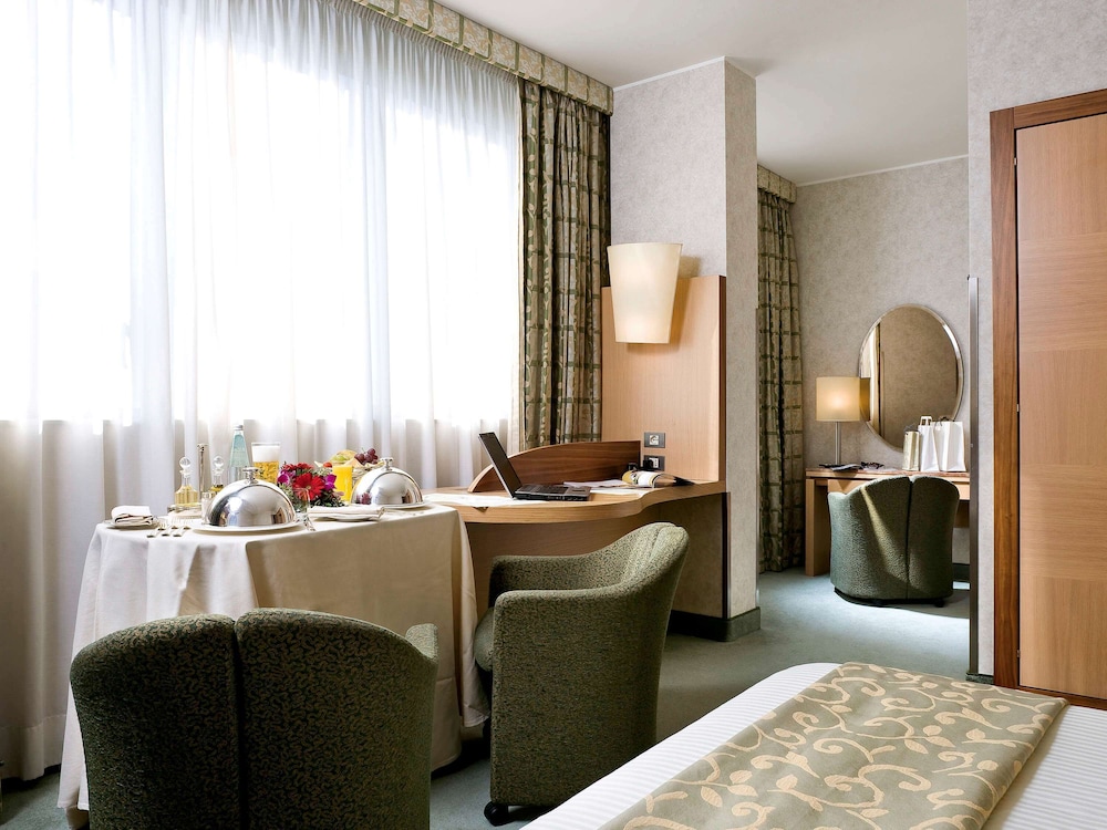 Mercure Roma West 6