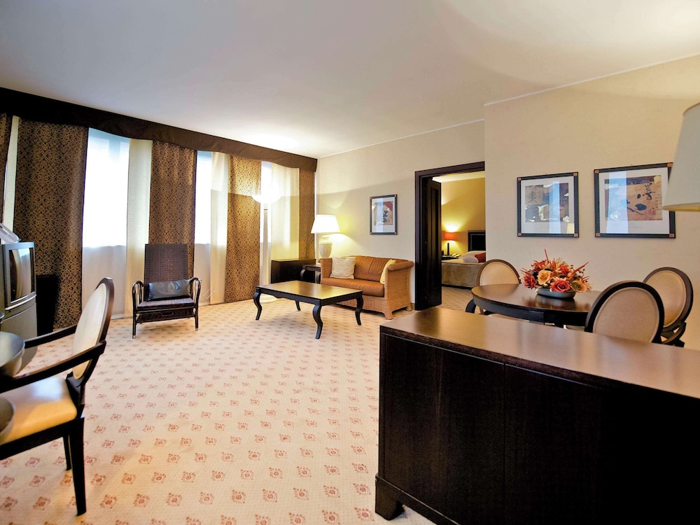 Mercure Roma West 24