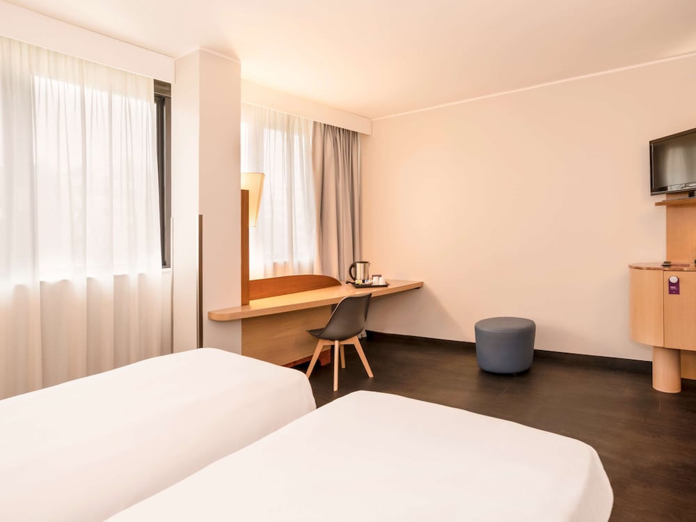 Mercure Roma West 13