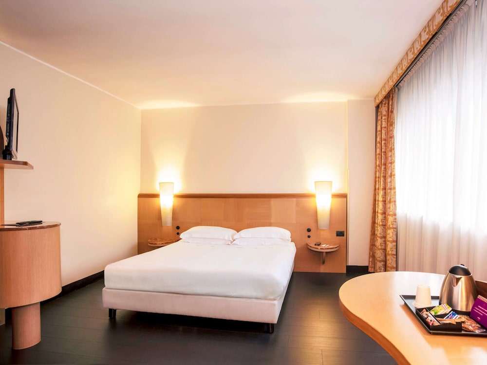 Mercure Roma West 23