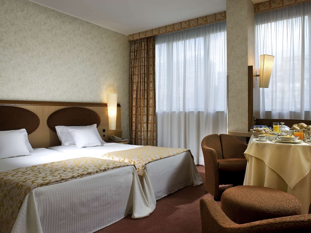 Mercure Roma West 19