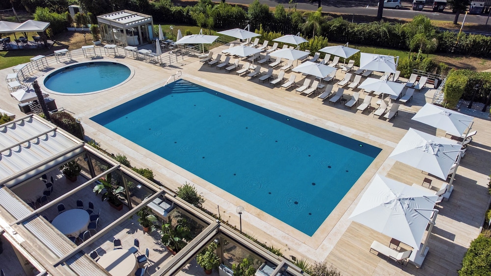 Holiday Inn Rome Eur Parco dei Medici 20