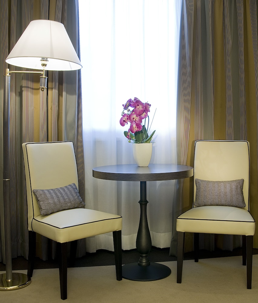 Holiday Inn Rome Eur Parco dei Medici 3