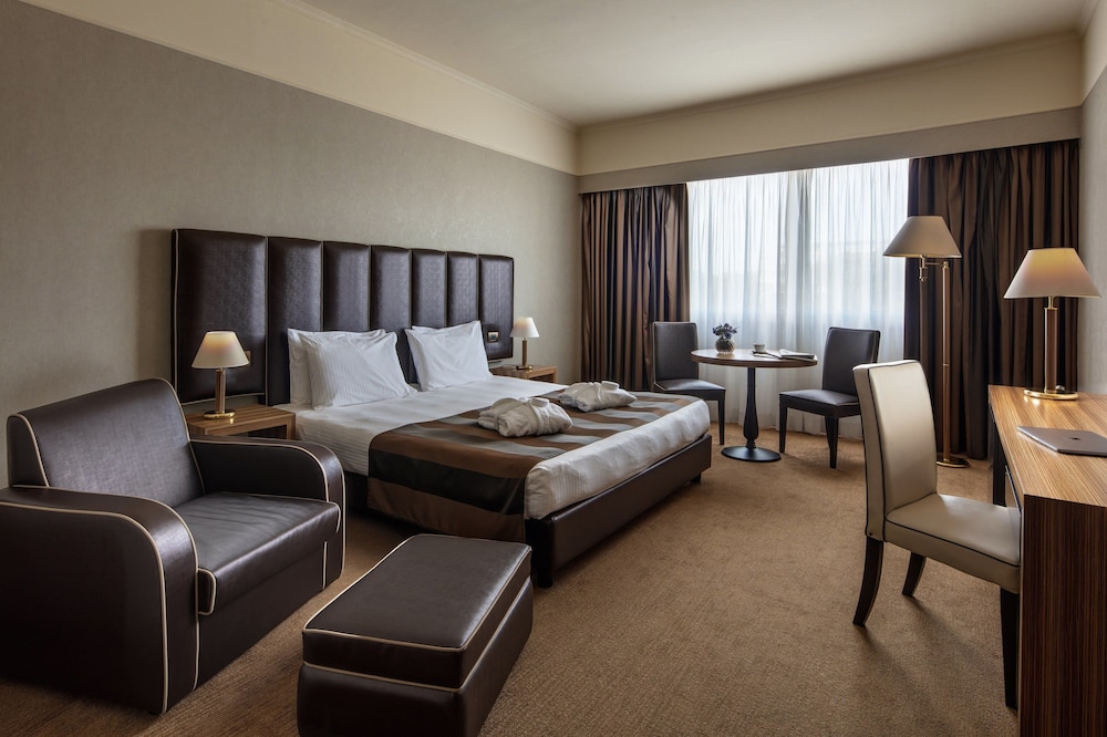 Holiday Inn Rome Eur Parco dei Medici 12