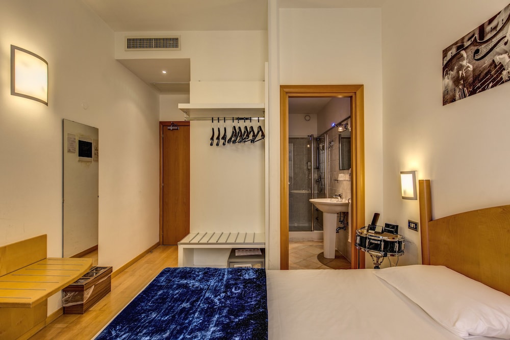 Hotel Franklin Feel The Sound 8