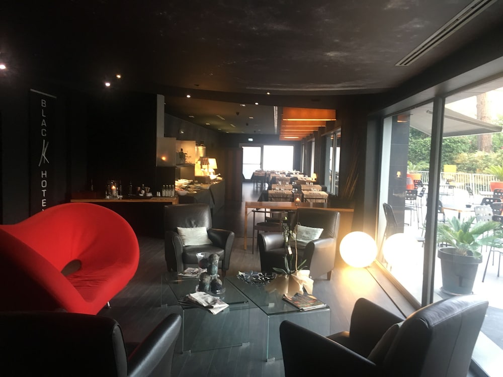 Black Hotel 5