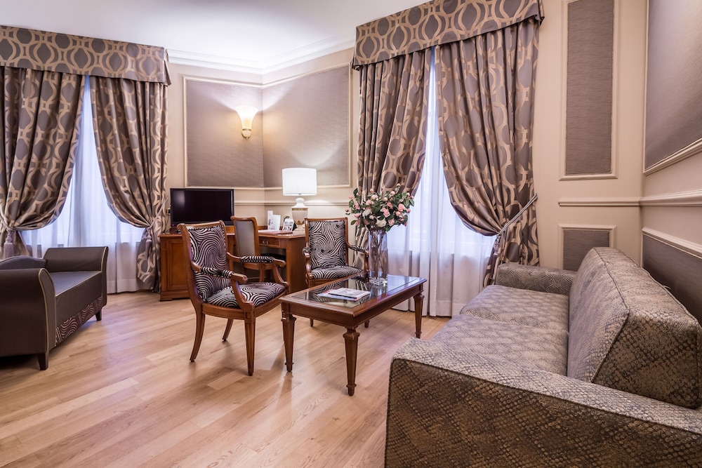 Grand Visconti Palace 15