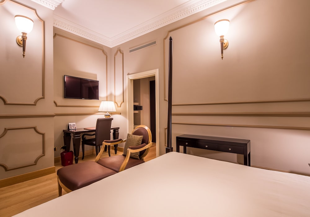 Grand Visconti Palace 23