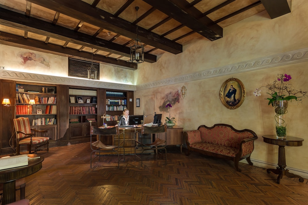 Palazzo Cardinal Cesi 4