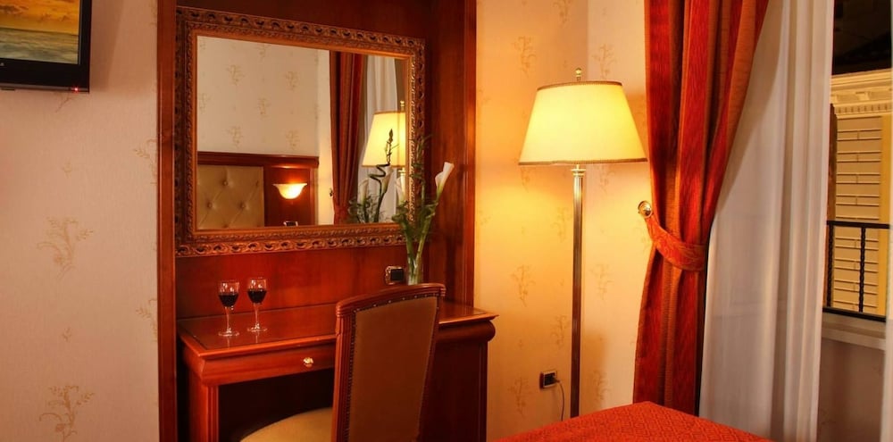 Hotel Serena Roma 8