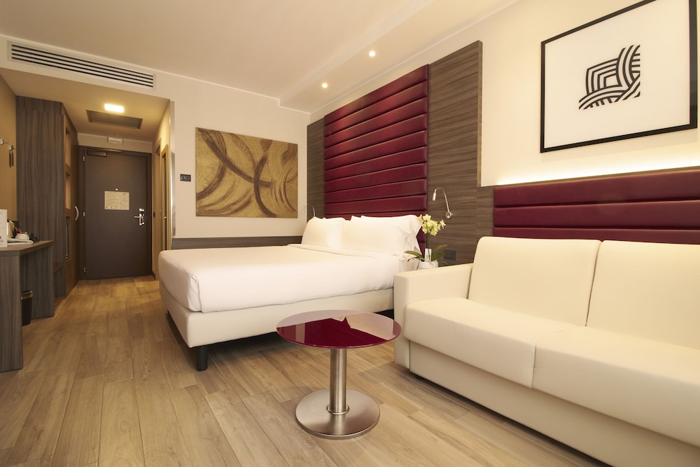 iH Hotels Milano Lorenteggio 14