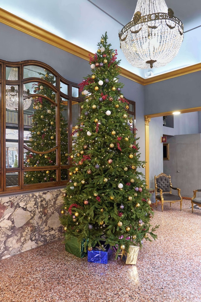 Golden Tulip Rome Piram 3