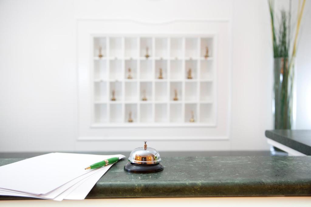 Max 13