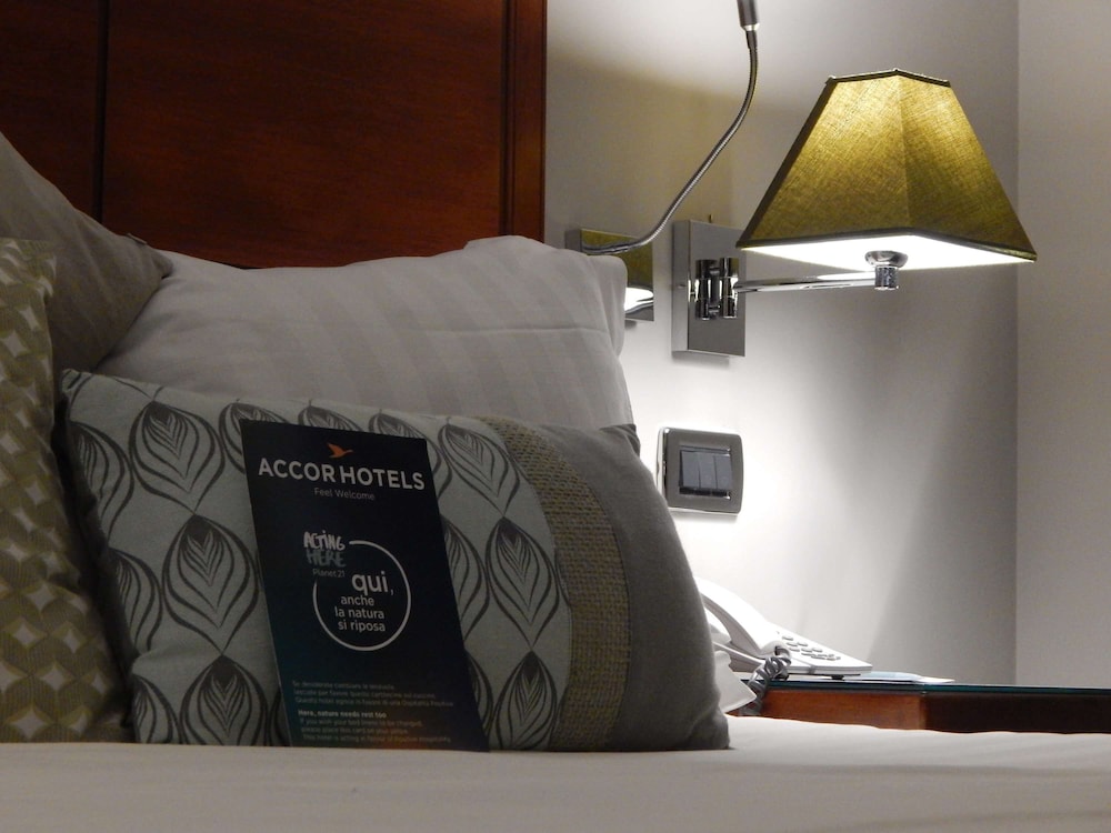 Mercure Rome Leonardo da Vinci Airport 12