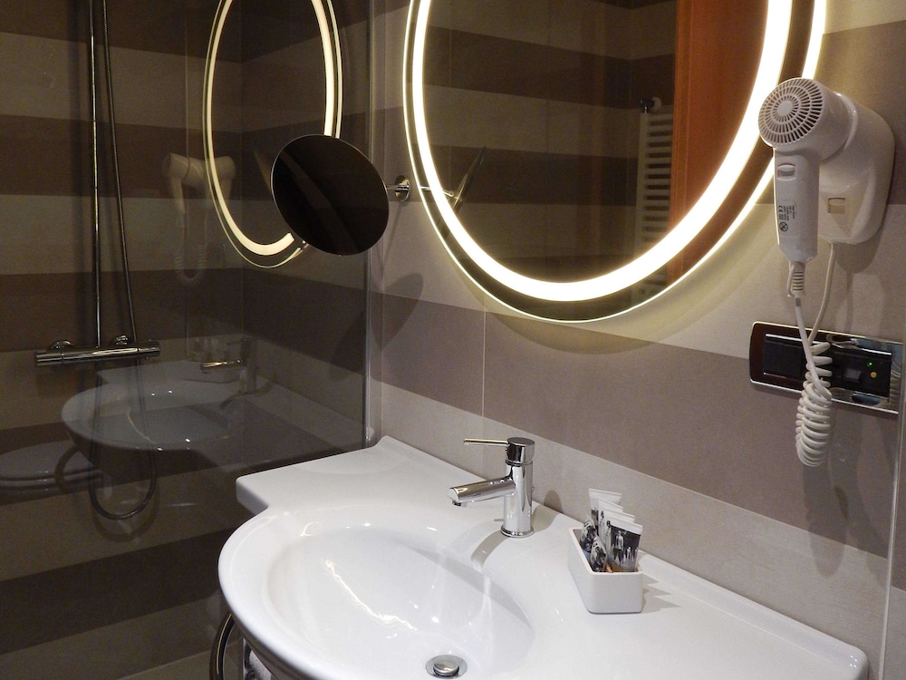 Mercure Rome Leonardo da Vinci Airport 13