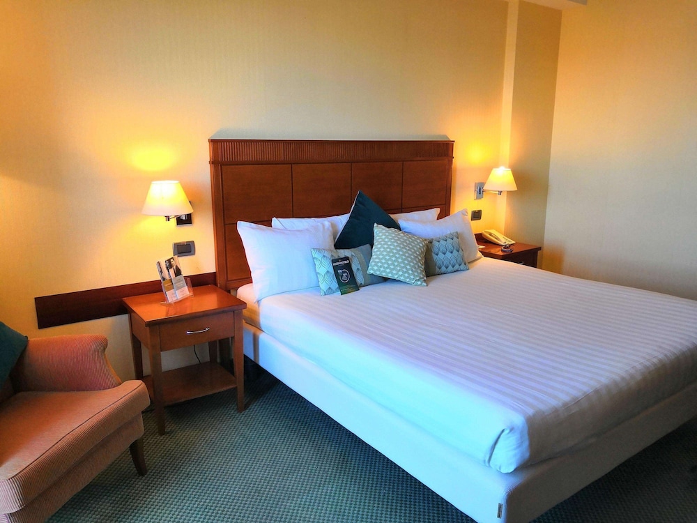 Mercure Rome Leonardo da Vinci Airport 10